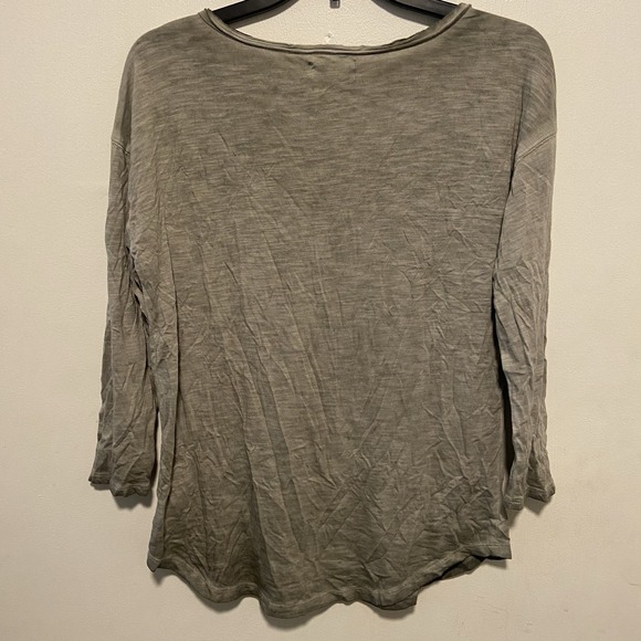 Maurices 24/7 Women's Blouse Size Small Distressed Grunge Vneck - Picture 4 of 8